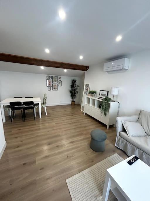 Cocon Chaleureux Au Coeur De Mirepoix Apartment Mirepoix  Bagian luar foto